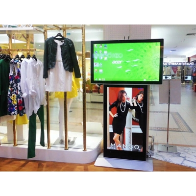 广州天一服装连锁店双屏导购广告机案例