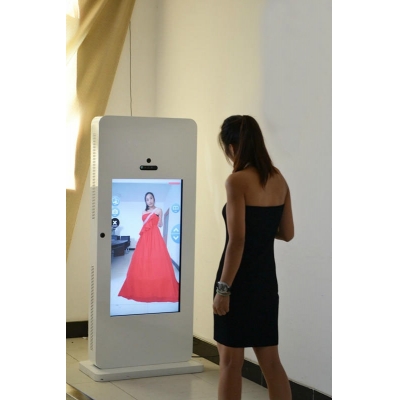 广州美乐蒂服装厂3d试衣镜/试衣广告机案例